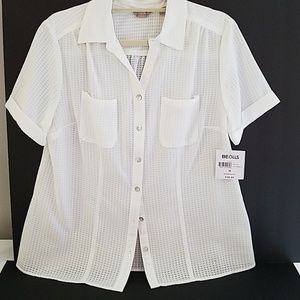 White short sleeve button up blouse